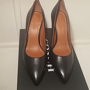 Brand New in the Box 9.5 Black Coach Pump
